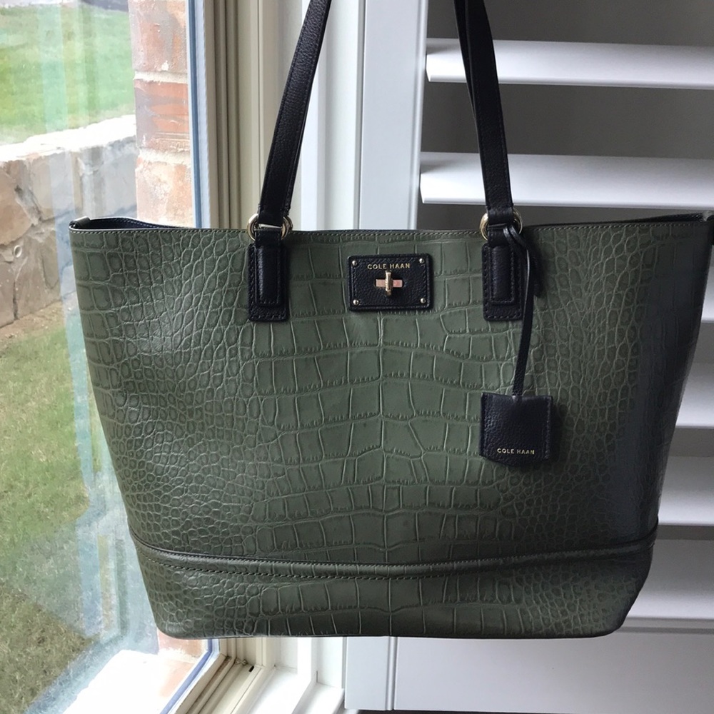 Cole Haan Handbag w/dust cover